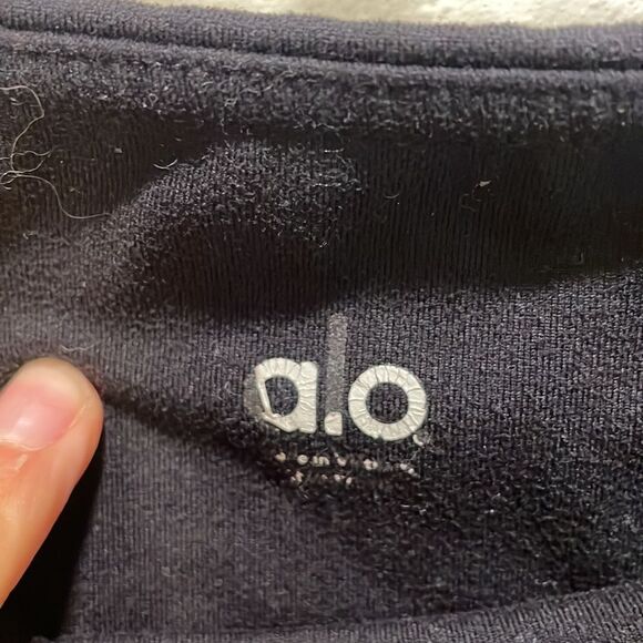 Alo Yoga woman’s black yoga pants - Picture 5 of 12